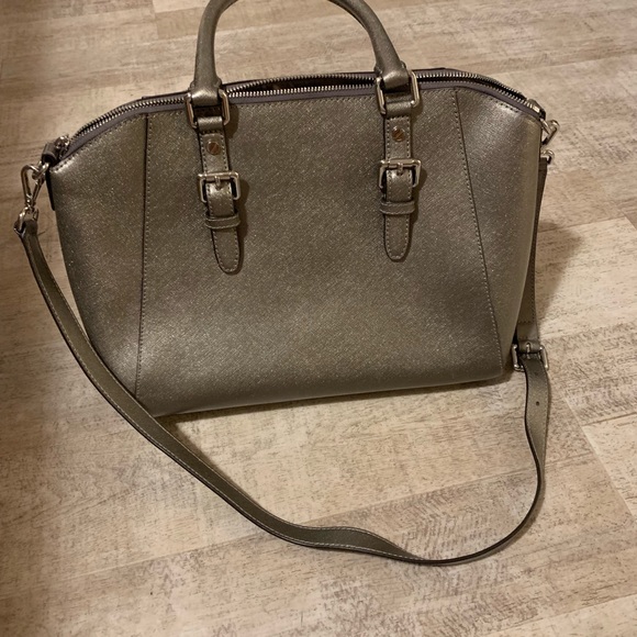 Matching Michael kors purse and wallet - Picture 4 of 4